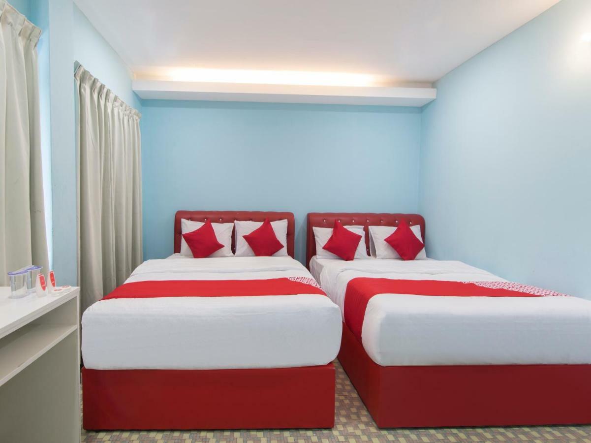 Oyo 1136 Pd Star Hotel Порт-Диксон Экстерьер фото