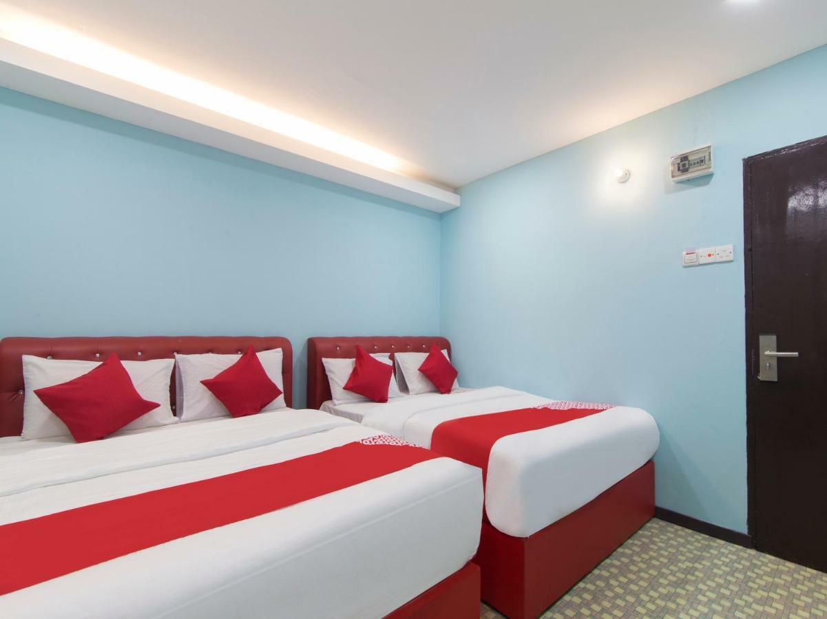 Oyo 1136 Pd Star Hotel Порт-Диксон Экстерьер фото
