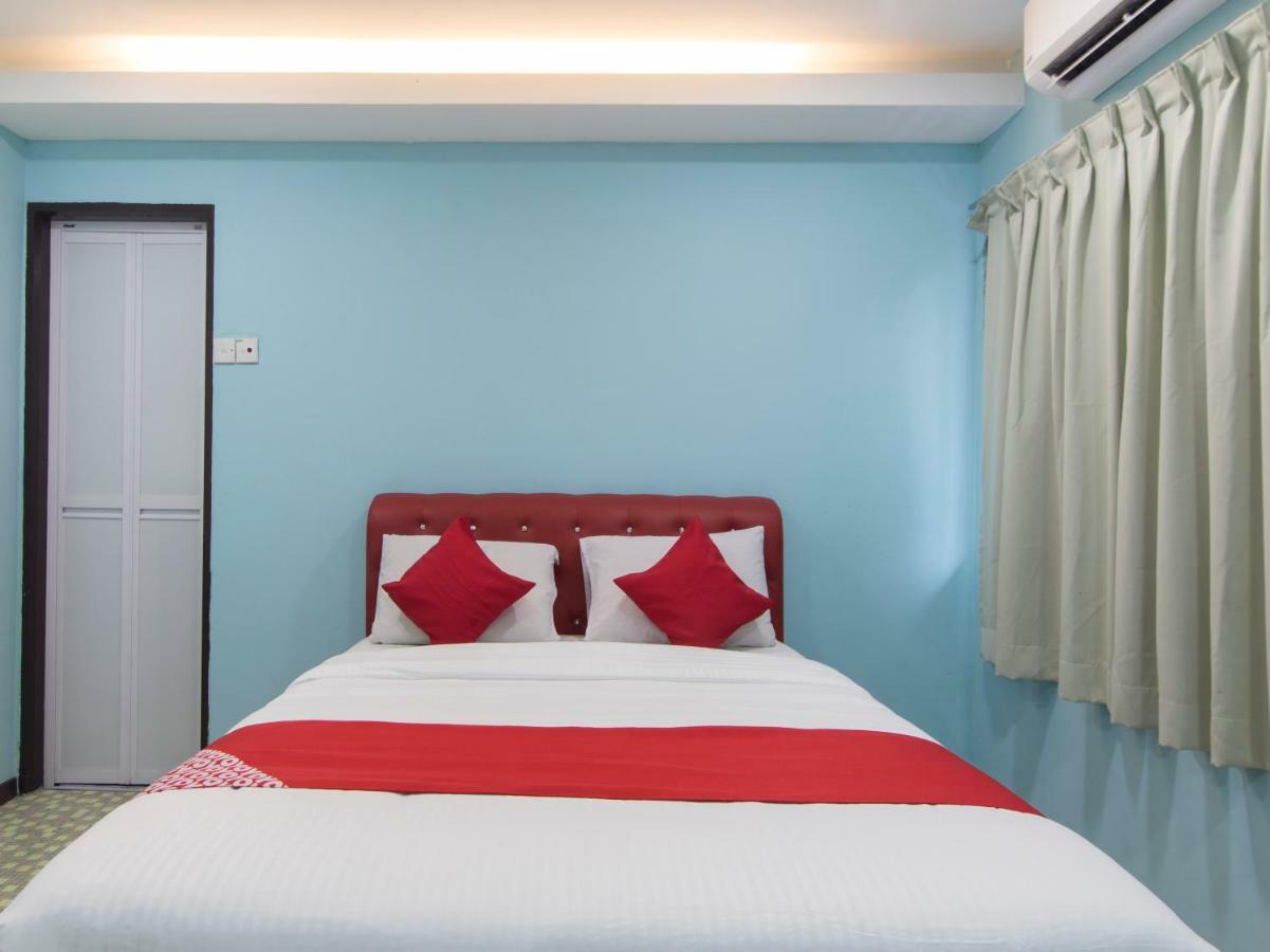 Oyo 1136 Pd Star Hotel Порт-Диксон Экстерьер фото