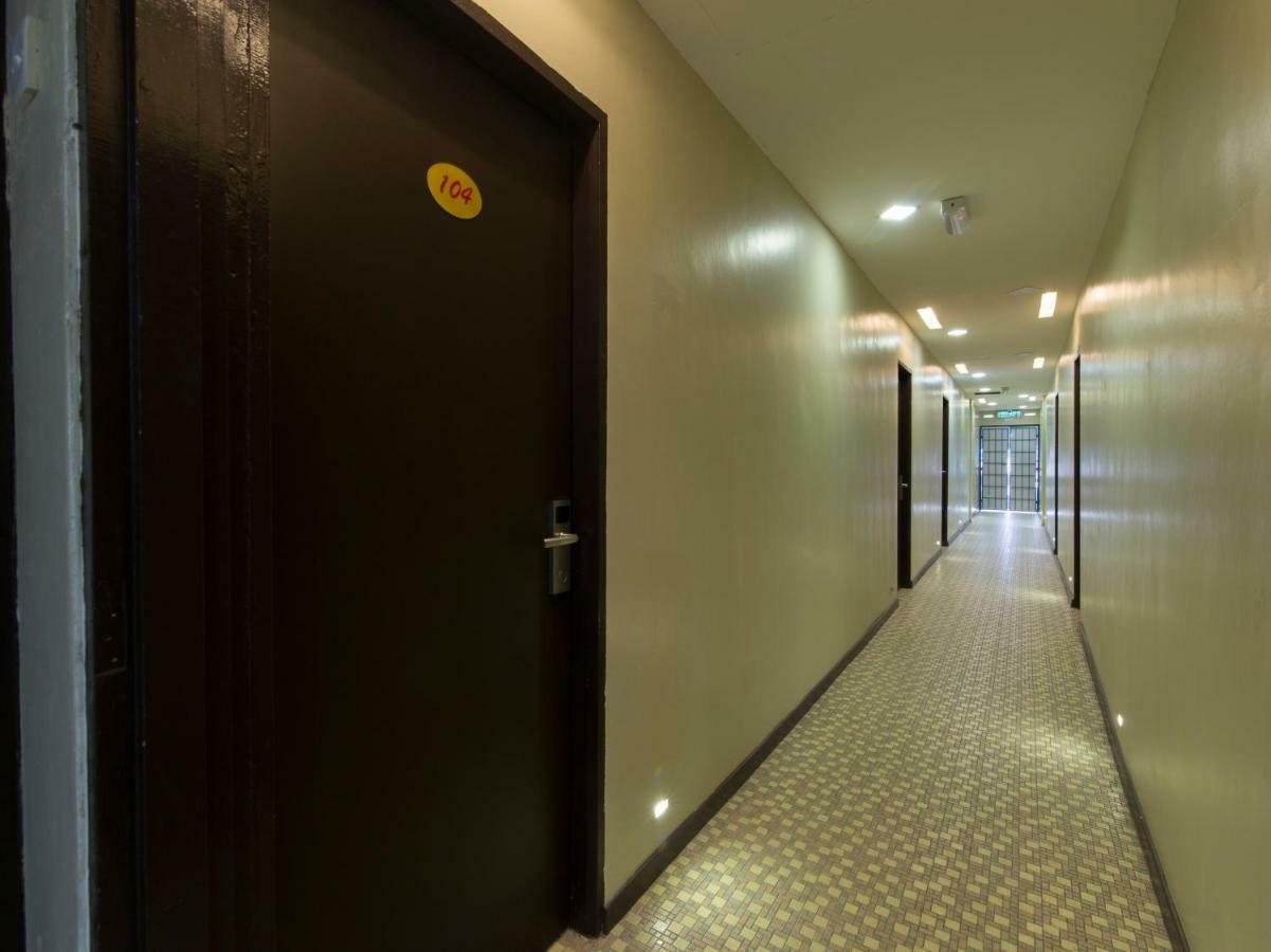 Oyo 1136 Pd Star Hotel Порт-Диксон Экстерьер фото