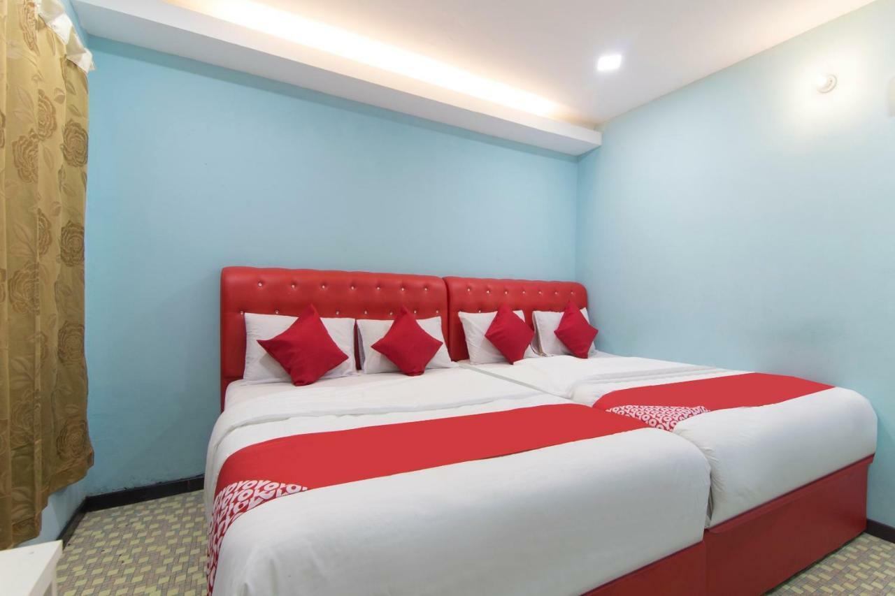 Oyo 1136 Pd Star Hotel Порт-Диксон Экстерьер фото