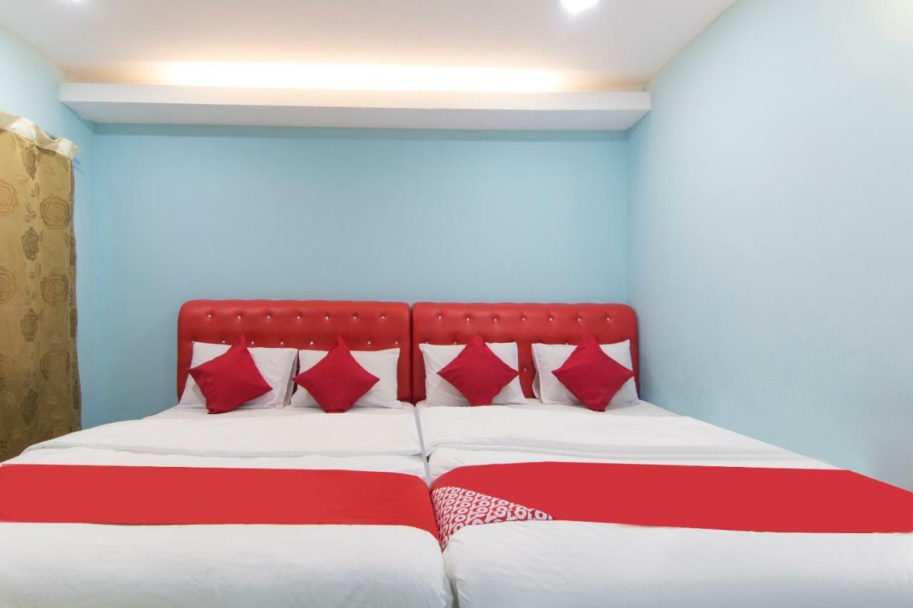 Oyo 1136 Pd Star Hotel Порт-Диксон Экстерьер фото