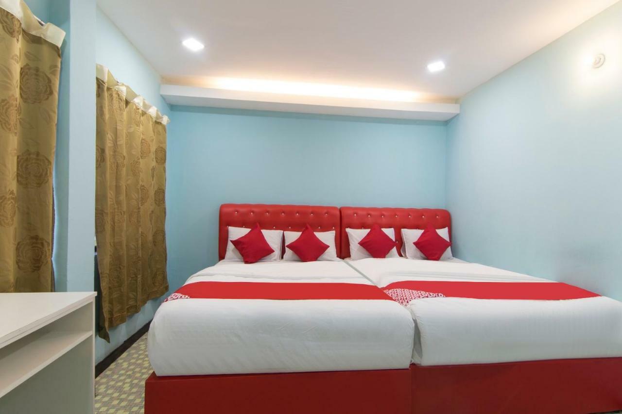 Oyo 1136 Pd Star Hotel Порт-Диксон Экстерьер фото