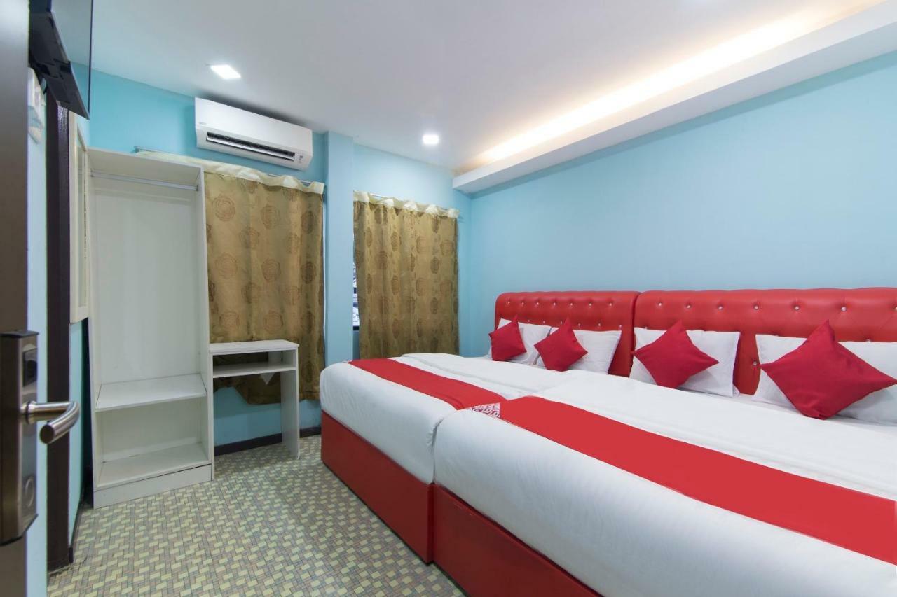 Oyo 1136 Pd Star Hotel Порт-Диксон Экстерьер фото