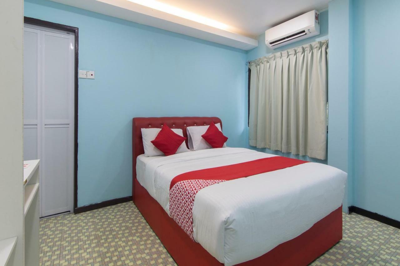 Oyo 1136 Pd Star Hotel Порт-Диксон Экстерьер фото
