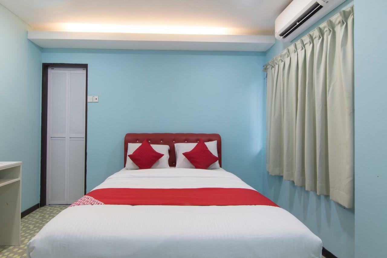 Oyo 1136 Pd Star Hotel Порт-Диксон Экстерьер фото