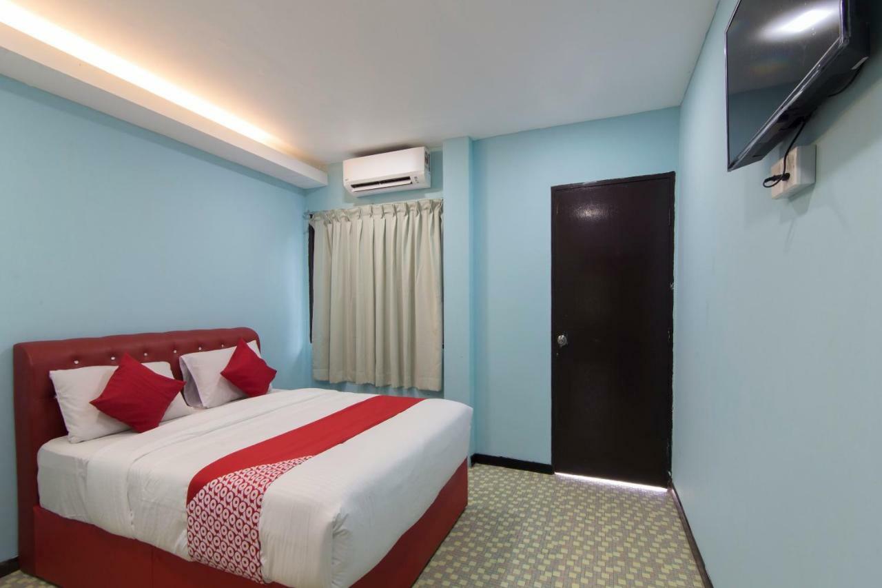 Oyo 1136 Pd Star Hotel Порт-Диксон Экстерьер фото