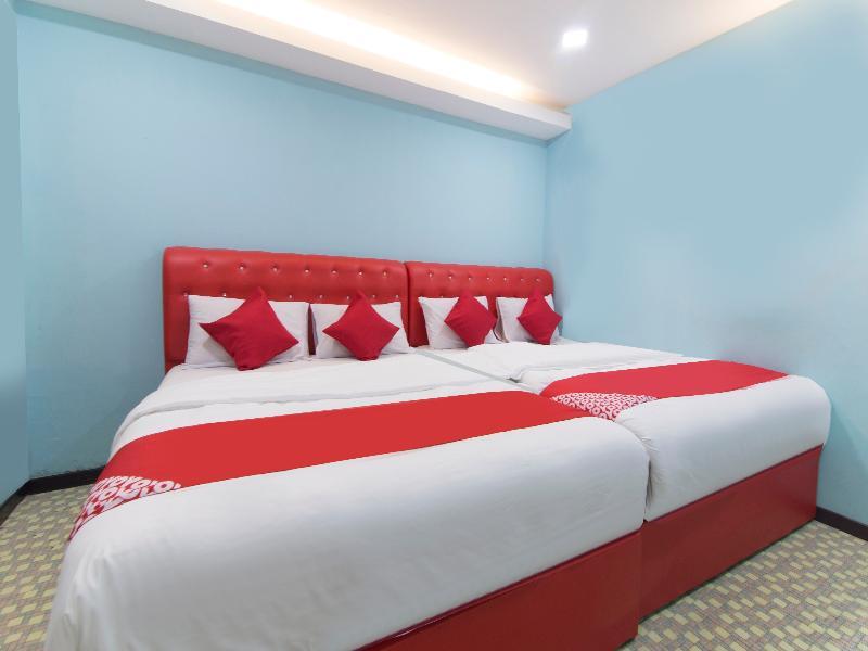 Oyo 1136 Pd Star Hotel Порт-Диксон Экстерьер фото