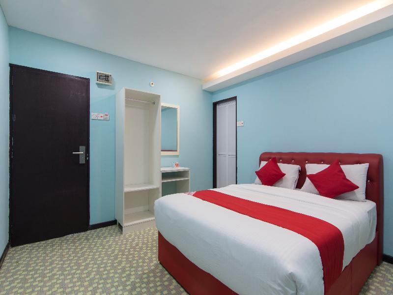 Oyo 1136 Pd Star Hotel Порт-Диксон Экстерьер фото