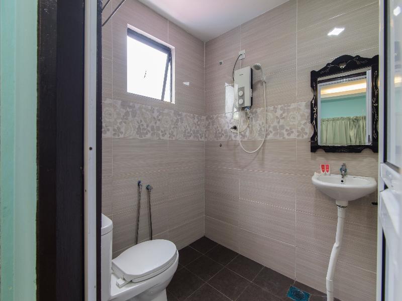 Oyo 1136 Pd Star Hotel Порт-Диксон Экстерьер фото